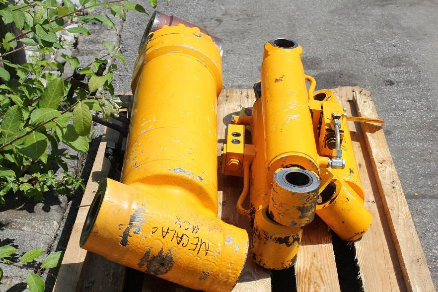 Mecalac 11CX - Hydraulic cylinder for Construction machinery: picture 4 Mecalac 11CX - Hydraulic cylinder for Construction machinery: picture 4