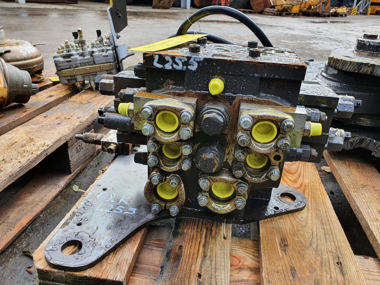 O&K L 25.5 - Hydraulic valve for Wheel loader: picture 3 O&K L 25.5 - Hydraulic valve for Wheel loader: picture 3