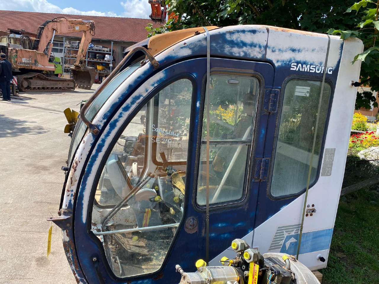 Samsung SE 210 - Cab for Construction machinery: picture 3 Samsung SE 210 - Cab for Construction machinery: picture 3