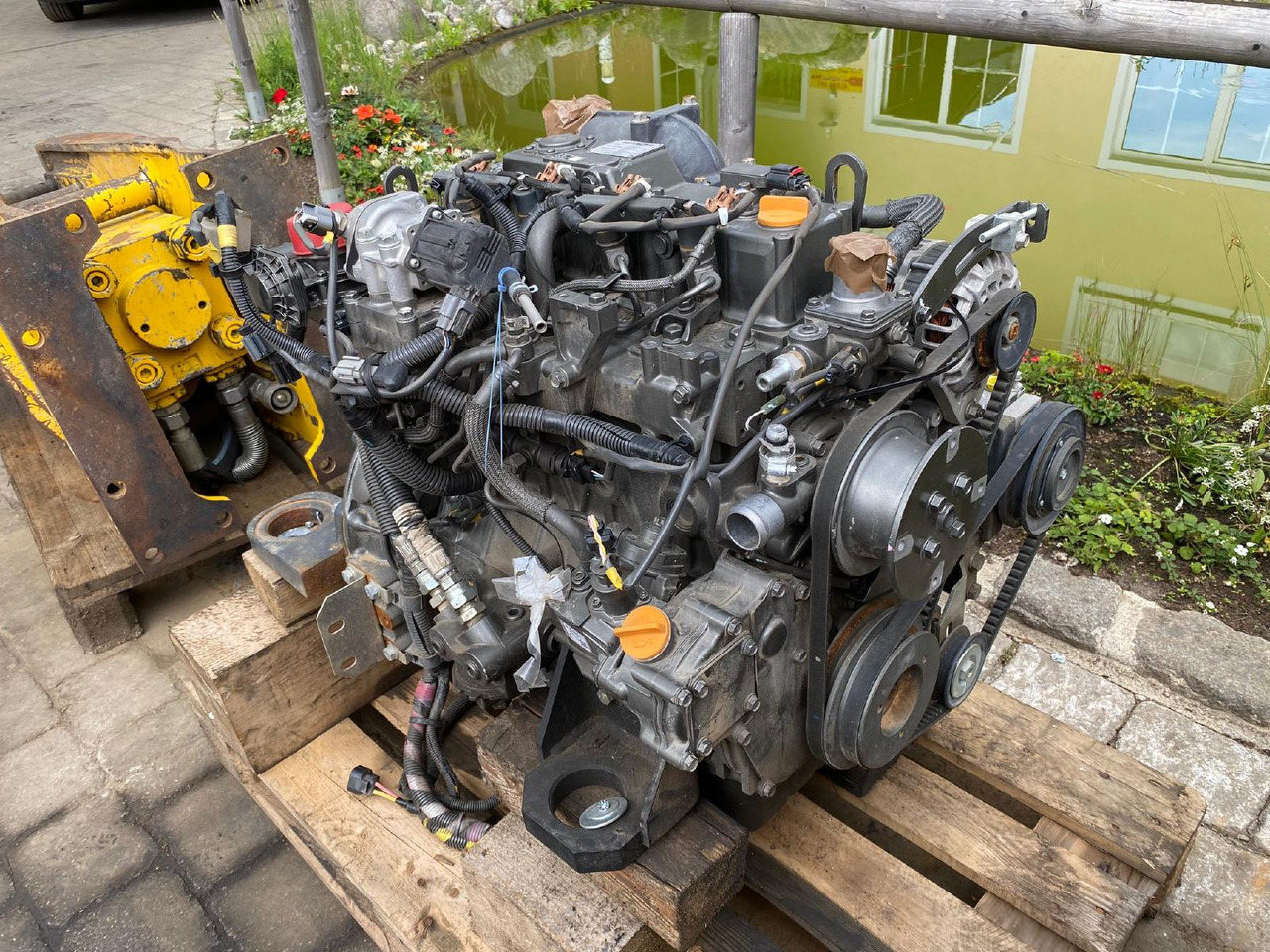 Yanmar Hitachi 4TNV 98C aus ZX 85 - Engine for Construction machinery: picture 5 Yanmar Hitachi 4TNV 98C aus ZX 85 - Engine for Construction machinery: picture 5