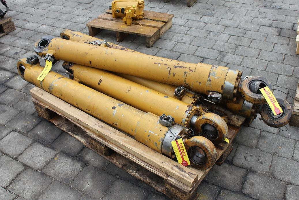 Zeppelin ZM 15B - Hydraulic cylinder for Construction machinery: picture 1 Zeppelin ZM 15B - Hydraulic cylinder for Construction machinery: picture 1