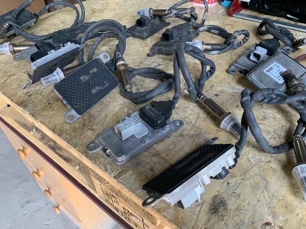 Cummins DAF euro 6 / euro 5 do regeneracji 5WK96751C DAF 4326862 Czujnik NOX, SONDA PRZED KATALIZATOREM Oryginał truck - Muffler/ Exhaust system for Truck: picture 1 Cummins DAF euro 6 / euro 5 do regeneracji 5WK96751C DAF 4326862 Czujnik NOX, SONDA PRZED KATALIZATOREM Oryginał truck - Muffler/ Exhaust system for Truck: picture 1