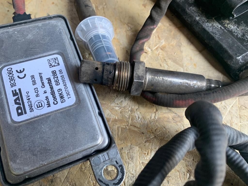 Cummins DAF euro 6 / euro 5 do regeneracji 5WK96751C DAF 4326862 Czujnik NOX, SONDA PRZED KATALIZATOREM Oryginał truck - Muffler/ Exhaust system for Truck: picture 3 Cummins DAF euro 6 / euro 5 do regeneracji 5WK96751C DAF 4326862 Czujnik NOX, SONDA PRZED KATALIZATOREM Oryginał truck - Muffler/ Exhaust system for Truck: picture 3