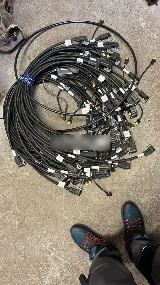 Nowy Przewód Do Komputera Sterownika Silnika BOSCH , MANITOU MLT 5463119100 - Cables/ Wire harness for Truck: picture 1 Nowy Przewód Do Komputera Sterownika Silnika BOSCH , MANITOU MLT 5463119100 - Cables/ Wire harness for Truck: picture 1