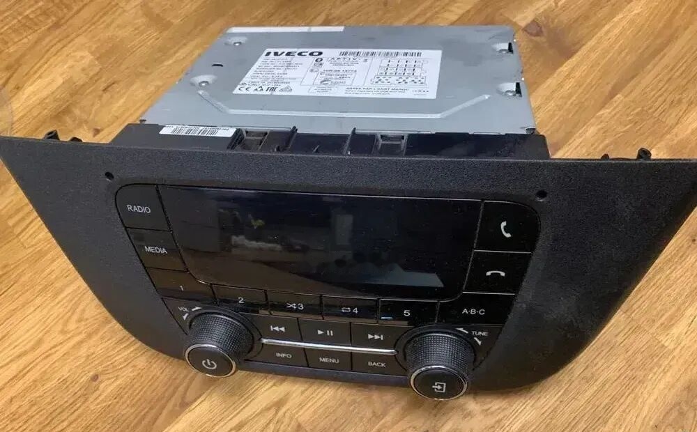 Radio Iveco Daily BT/DAB 5802807801 - Dashboard for Truck: picture 1 Radio Iveco Daily BT/DAB 5802807801 - Dashboard for Truck: picture 1