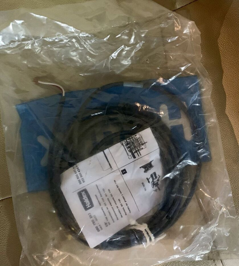 New Sensor for Truck WABCO ABS Mercedes DAF hurt części TIR TRUCK 4410323410   Mercedes-Benz ACTROS 4410323410 truck: picture 18