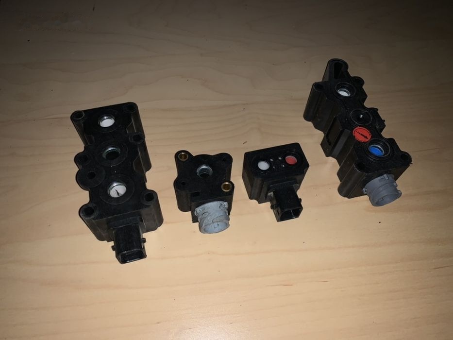 WABCO Cewka zawór osuszacza Volvo ECAS różne rodzaje Hurt części 4422032631 - Brake valve for Truck: picture 2 WABCO Cewka zawór osuszacza Volvo ECAS różne rodzaje Hurt części 4422032631 - Brake valve for Truck: picture 2