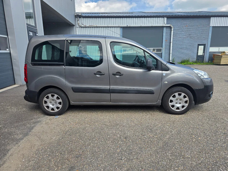 Peugeot Partner 1.6 benzine - Car: picture 3 Peugeot Partner 1.6 benzine - Car: picture 3