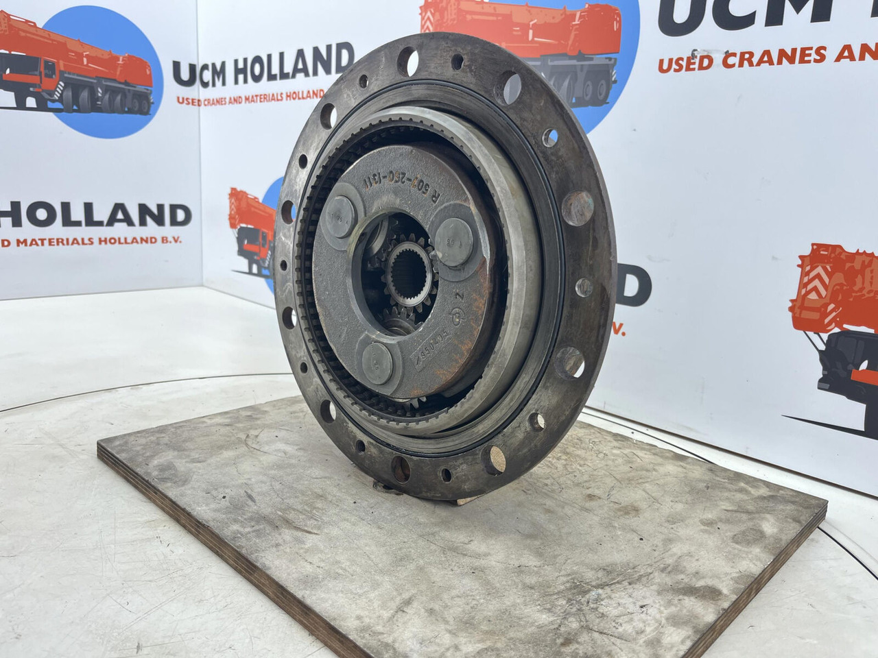 FAUN ATF 30 planetary gear 17-24-67-32-3pl-H87 - Final drive for Mobile crane: picture 3 FAUN ATF 30 planetary gear 17-24-67-32-3pl-H87 - Final drive for Mobile crane: picture 3