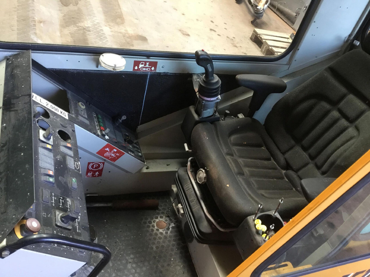 FAUN ATF 45-3 upper cabin - Cab for Mobile crane: picture 4 FAUN ATF 45-3 upper cabin - Cab for Mobile crane: picture 4