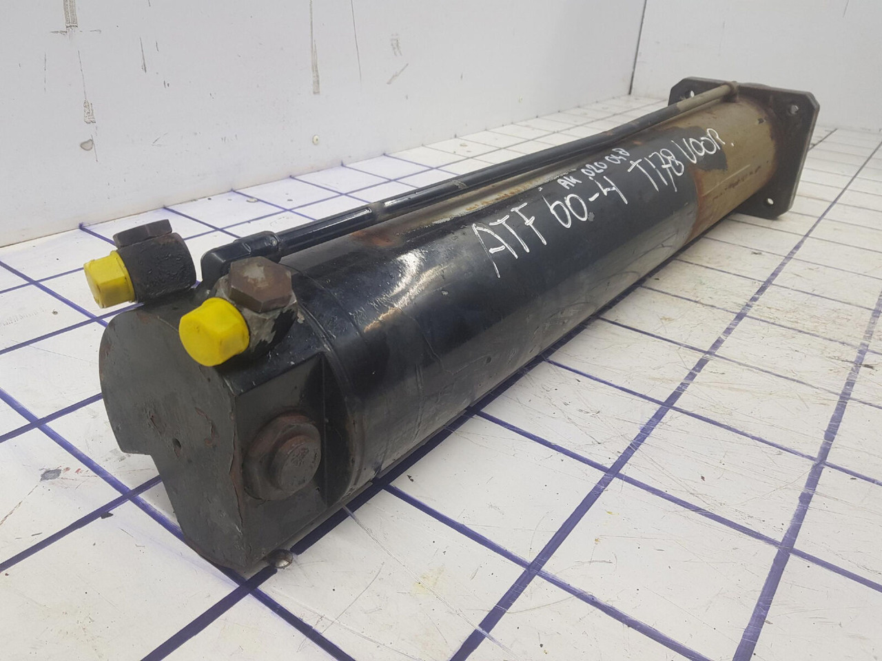 FAUN ATF 60-4 support cylinder front - Hydraulic cylinder for Crane: picture 2 FAUN ATF 60-4 support cylinder front - Hydraulic cylinder for Crane: picture 2
