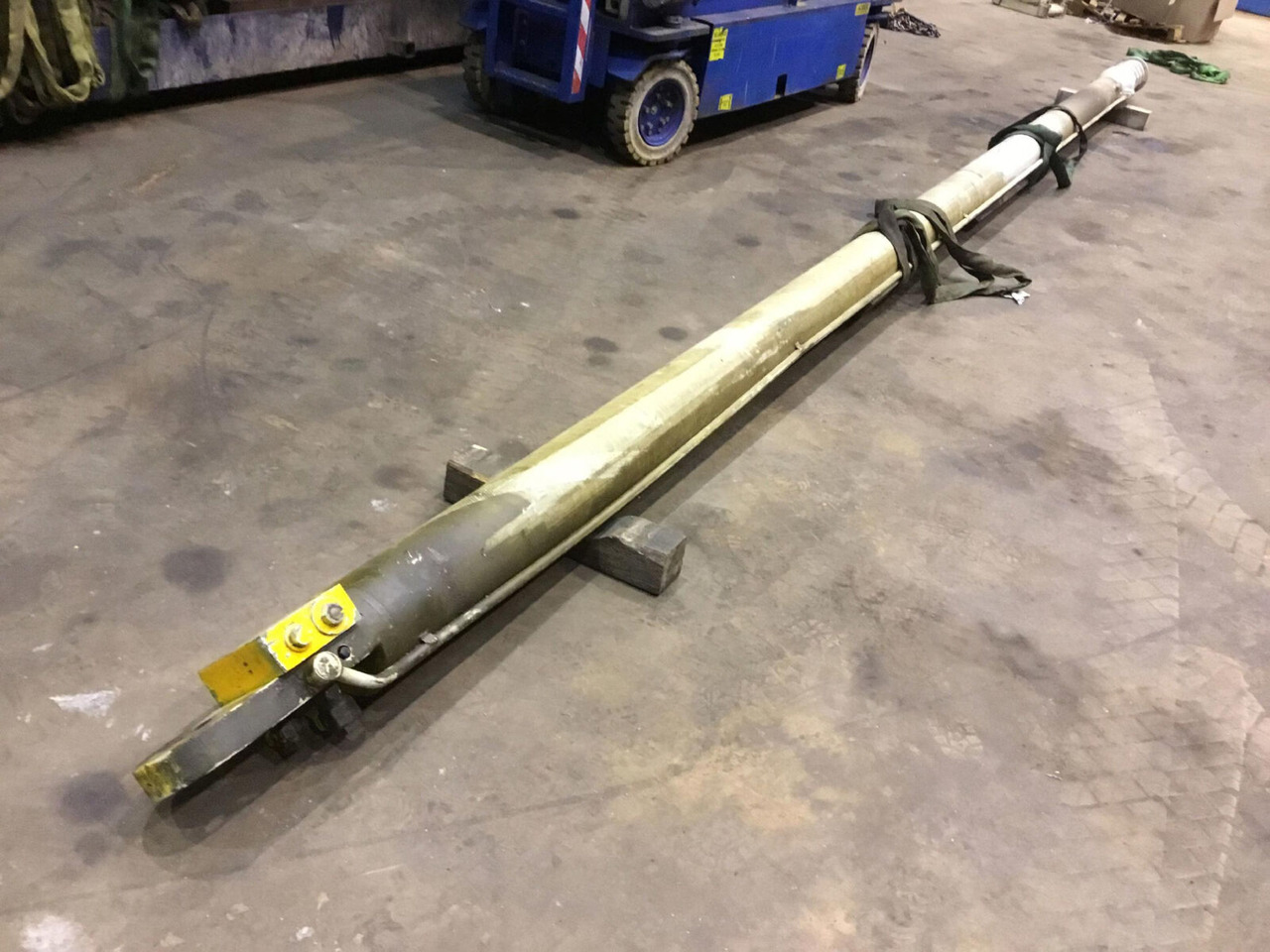 FAUN RTF 30 telescopic cylinder double - Hydraulic cylinder for Mobile crane: picture 4 FAUN RTF 30 telescopic cylinder double - Hydraulic cylinder for Mobile crane: picture 4