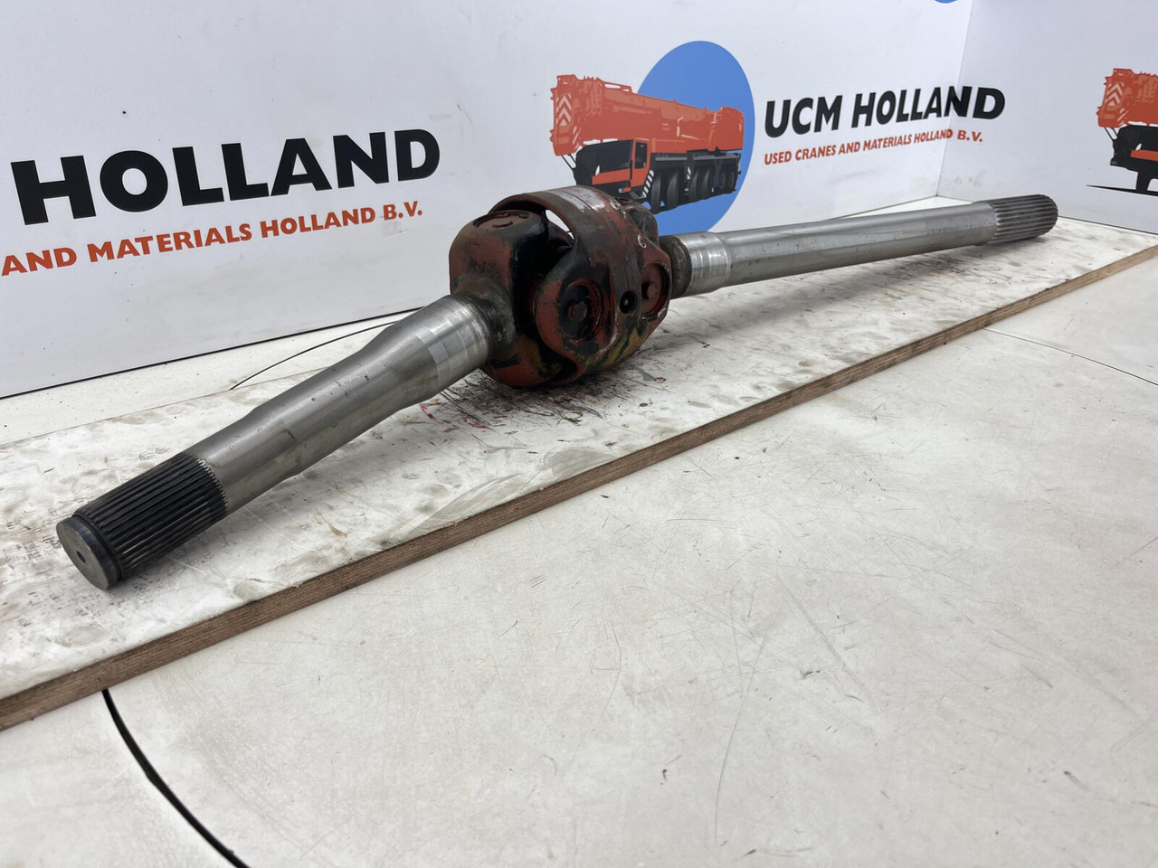 FAUN RTF 50 drive shaft axle 4 - Drive shaft for Construction machinery: picture 1 FAUN RTF 50 drive shaft axle 4 - Drive shaft for Construction machinery: picture 1