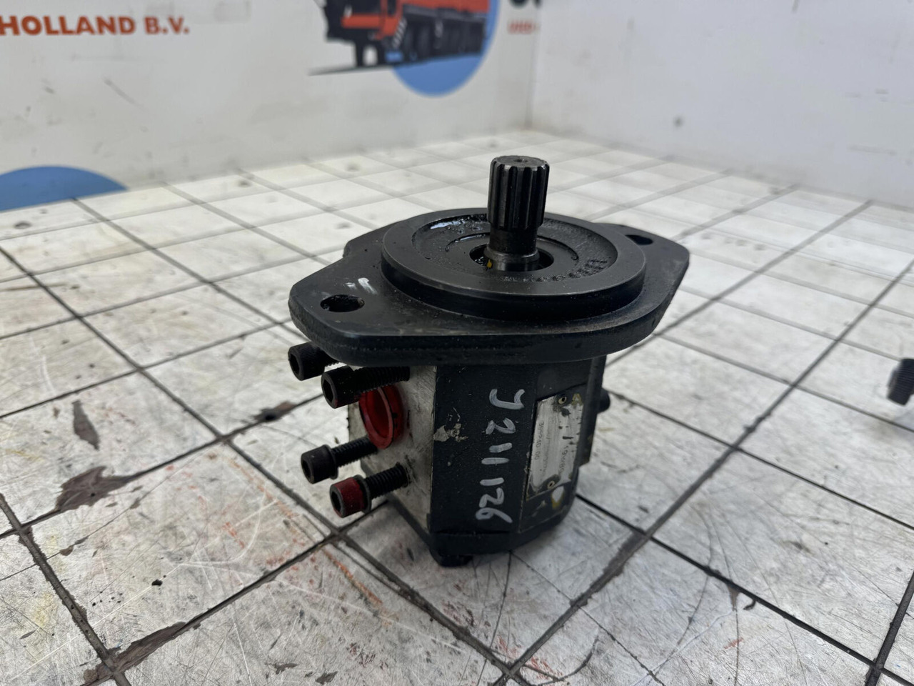 Gear pump - Hydraulic pump for Crane: picture 1 Gear pump - Hydraulic pump for Crane: picture 1