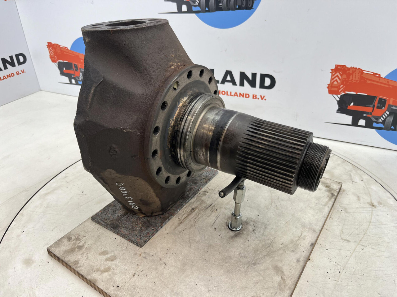Gottwald LTM 1070 steering knuckle 16 holes axle 3 - Steering knuckle for Mobile crane: picture 3 Gottwald LTM 1070 steering knuckle 16 holes axle 3 - Steering knuckle for Mobile crane: picture 3