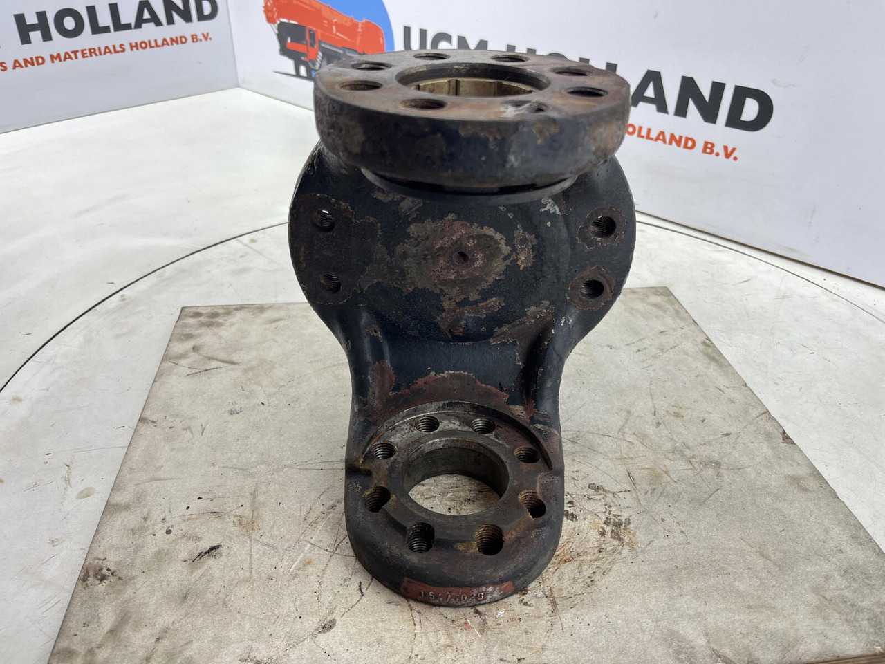 Gottwald Steering knuckle 12 holes axle 3 - Steering knuckle for Mobile crane: picture 5 Gottwald Steering knuckle 12 holes axle 3 - Steering knuckle for Mobile crane: picture 5