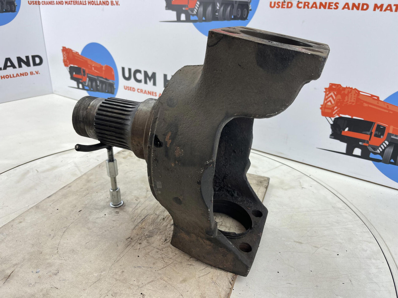 Grove AT 750 BE Steering knuckle 16 holes - Steering knuckle for Mobile crane: picture 4 Grove AT 750 BE Steering knuckle 16 holes - Steering knuckle for Mobile crane: picture 4