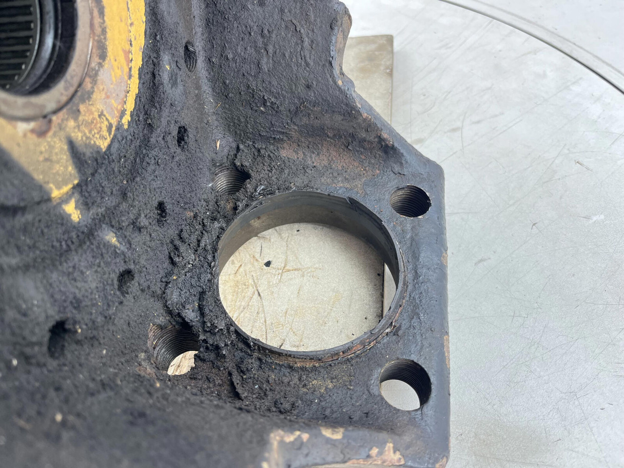 Steering knuckle for Mobile crane Grove AT 750 BE Steering knuckle 16 holes: picture 10 Steering knuckle for Mobile crane Grove AT 750 BE Steering knuckle 16 holes: picture 10