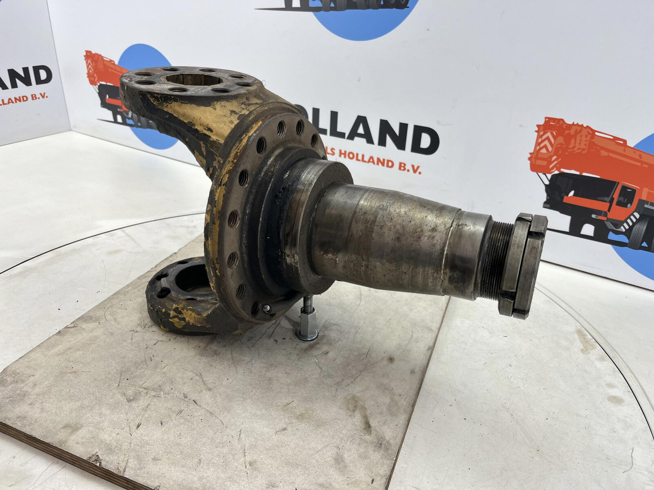 Grove AT 880 Steering knuckle 16 holes axle 2 - Steering knuckle for Mobile crane: picture 3 Grove AT 880 Steering knuckle 16 holes axle 2 - Steering knuckle for Mobile crane: picture 3