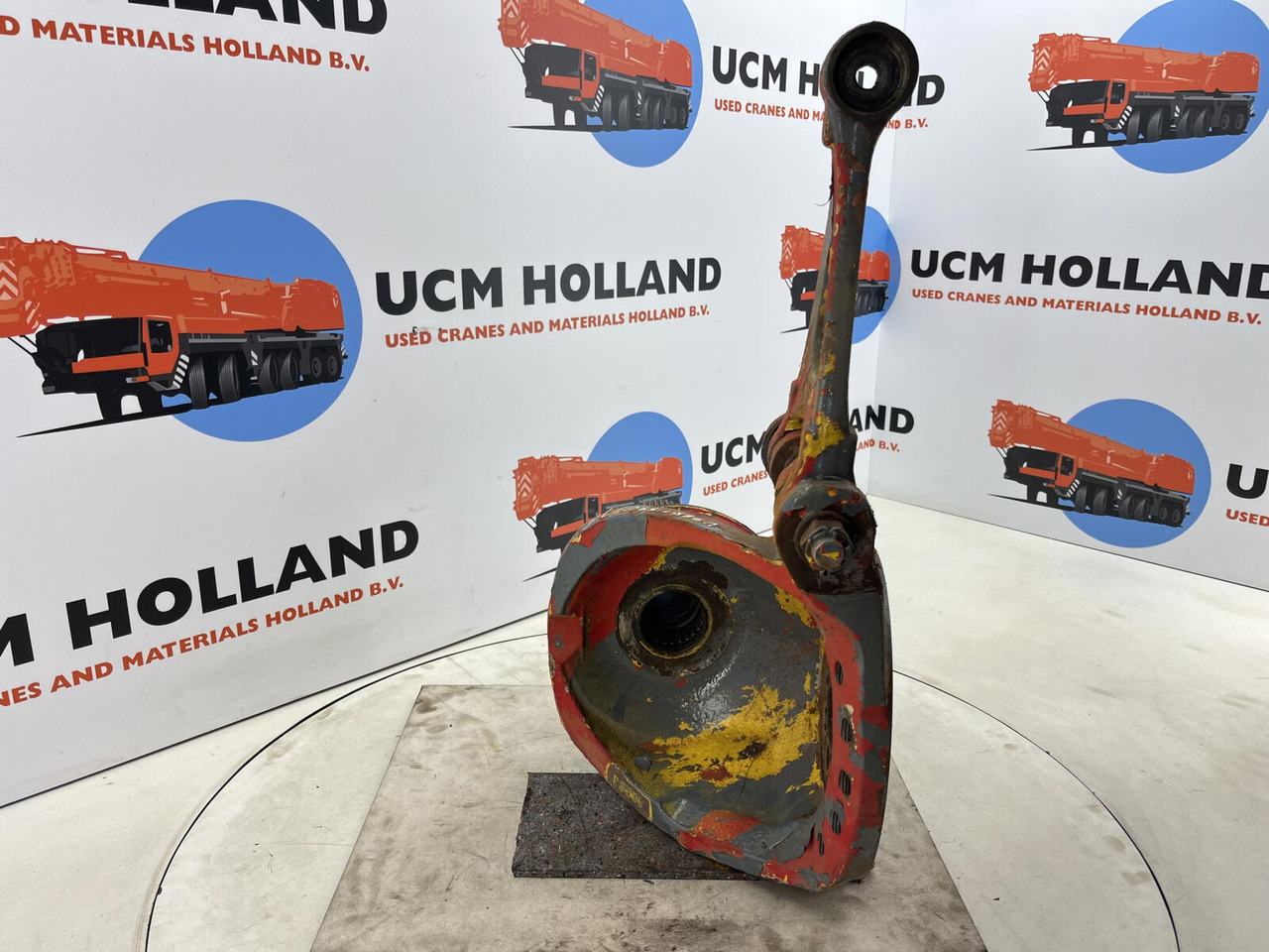 Grove GMK 3050 Steering knuckle 16 holes axle 2 left - Steering knuckle for Mobile crane: picture 5 Grove GMK 3050 Steering knuckle 16 holes axle 2 left - Steering knuckle for Mobile crane: picture 5