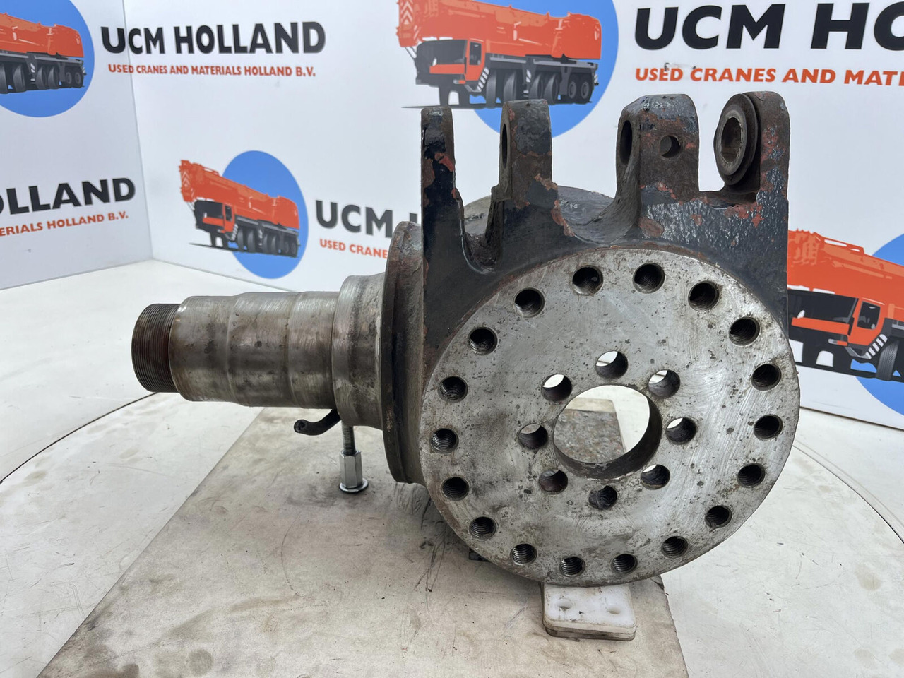 Grove GMK Steering knuckle 12 holes - Steering knuckle for Mobile crane: picture 4 Grove GMK Steering knuckle 12 holes - Steering knuckle for Mobile crane: picture 4