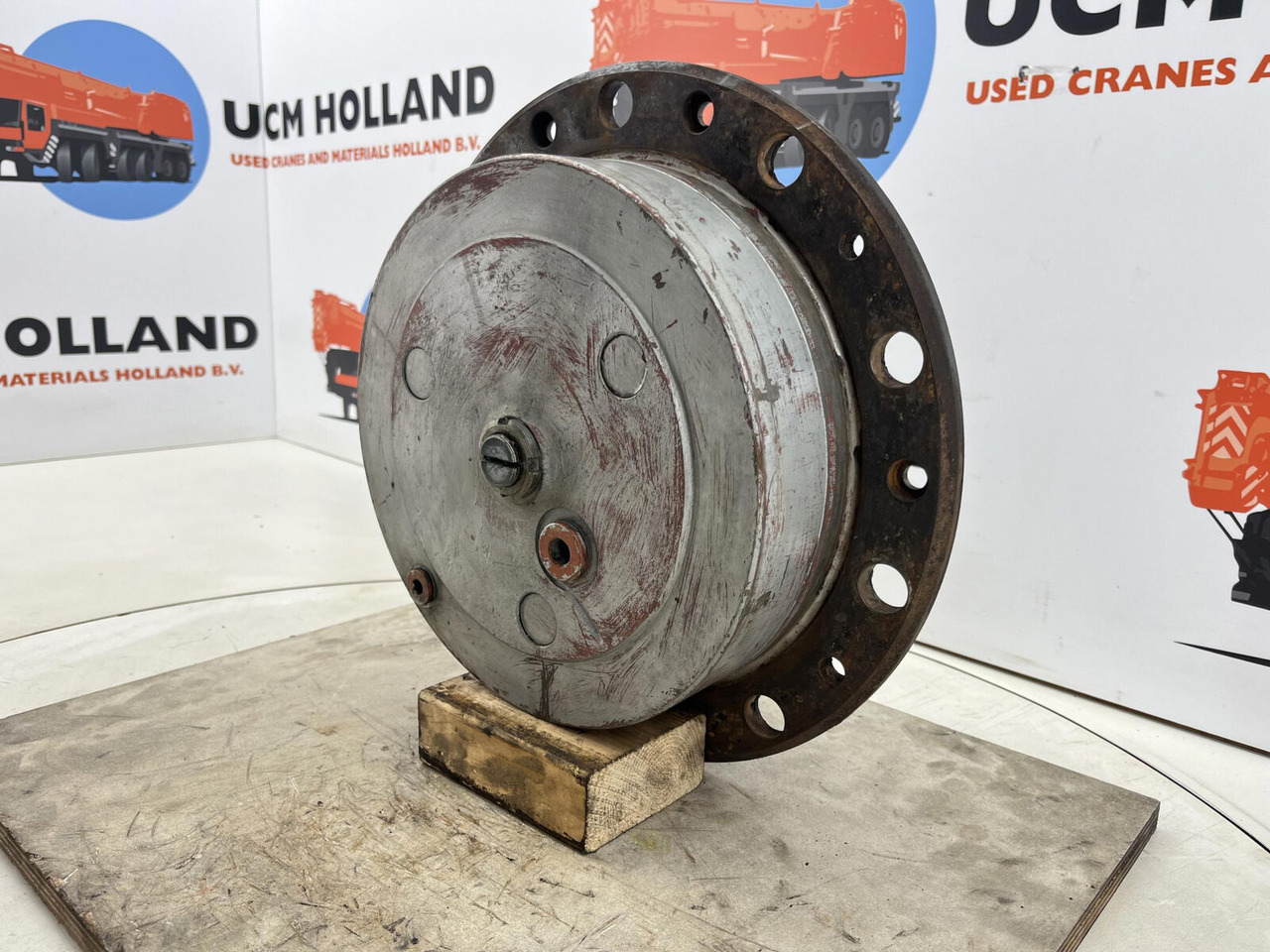 Kessler Planetary gear 31-15-62-40-3pl-H84-46 - Final drive for Crane: picture 2 Kessler Planetary gear 31-15-62-40-3pl-H84-46 - Final drive for Crane: picture 2