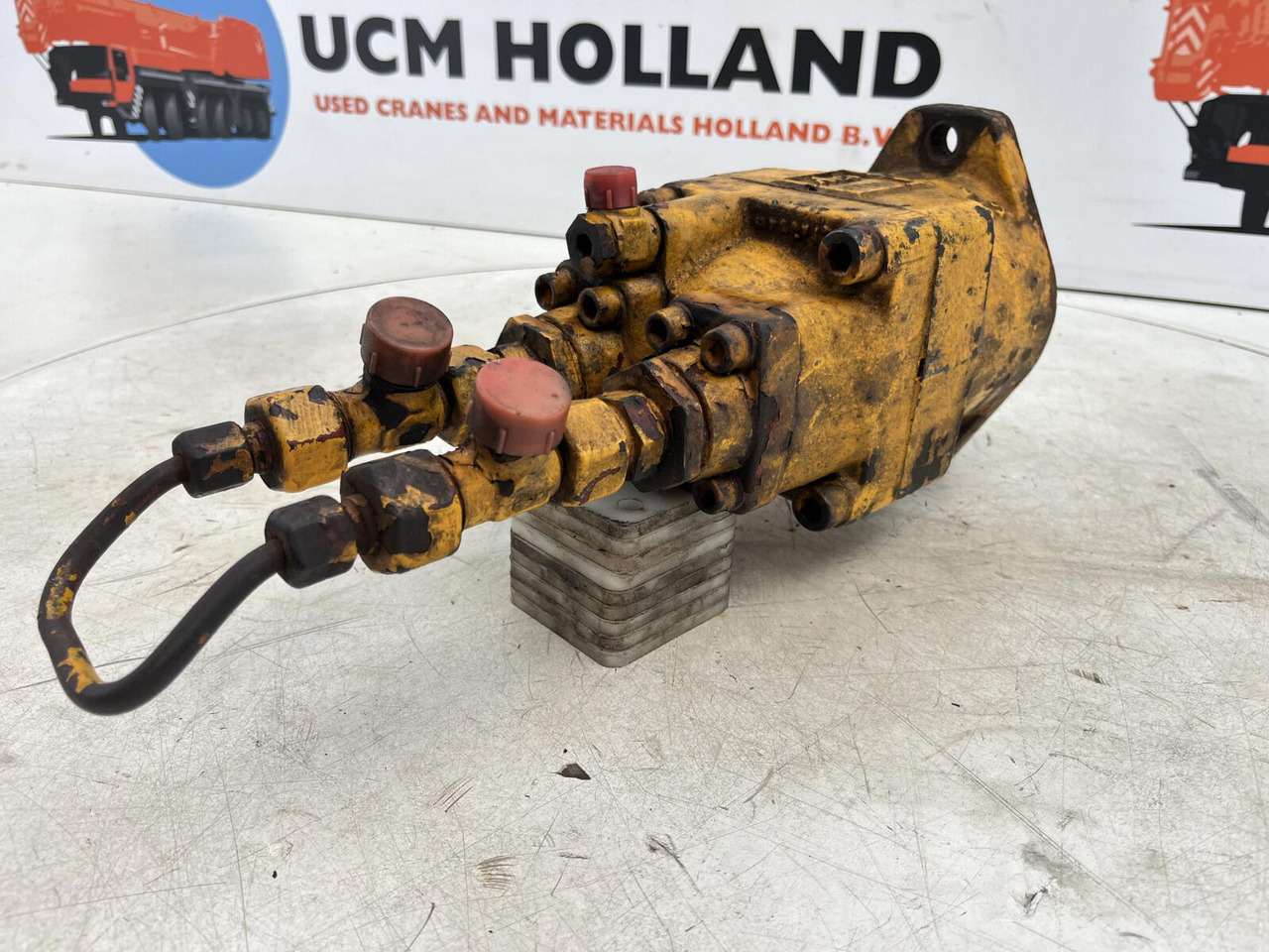 Krupp KMK 2025 slew motor - Hydraulic motor for Mobile crane: picture 2 Krupp KMK 2025 slew motor - Hydraulic motor for Mobile crane: picture 2