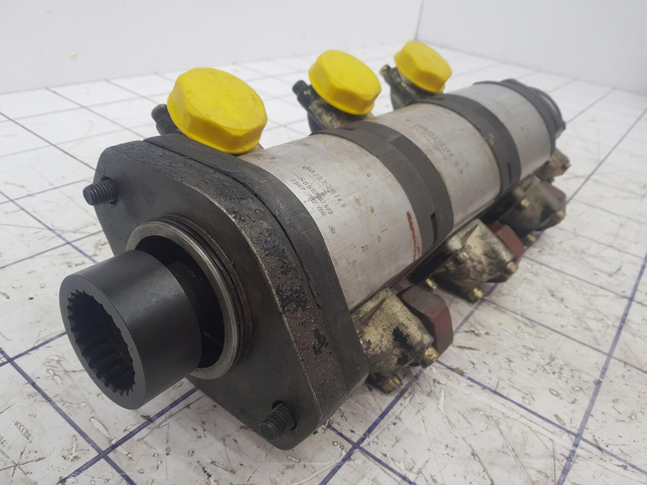 Krupp KMK 3045 four way gear pump - Hydraulic pump for Mobile crane: picture 2 Krupp KMK 3045 four way gear pump - Hydraulic pump for Mobile crane: picture 2