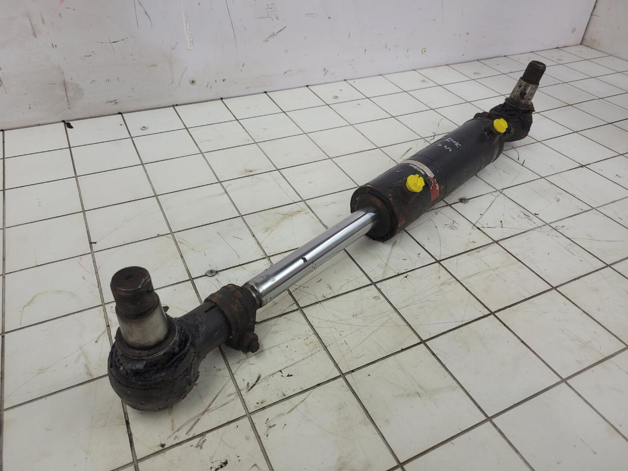 Krupp KMK 3045 steering cylinder - Hydraulic cylinder for Mobile crane: picture 2 Krupp KMK 3045 steering cylinder - Hydraulic cylinder for Mobile crane: picture 2