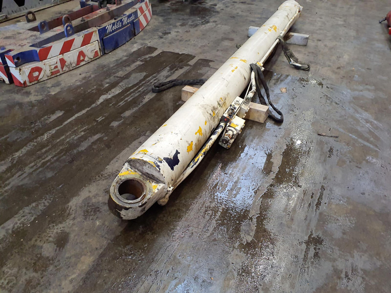 Krupp KMK 4070 boom cylinder - Hydraulic cylinder for Crane: picture 4 Krupp KMK 4070 boom cylinder - Hydraulic cylinder for Crane: picture 4