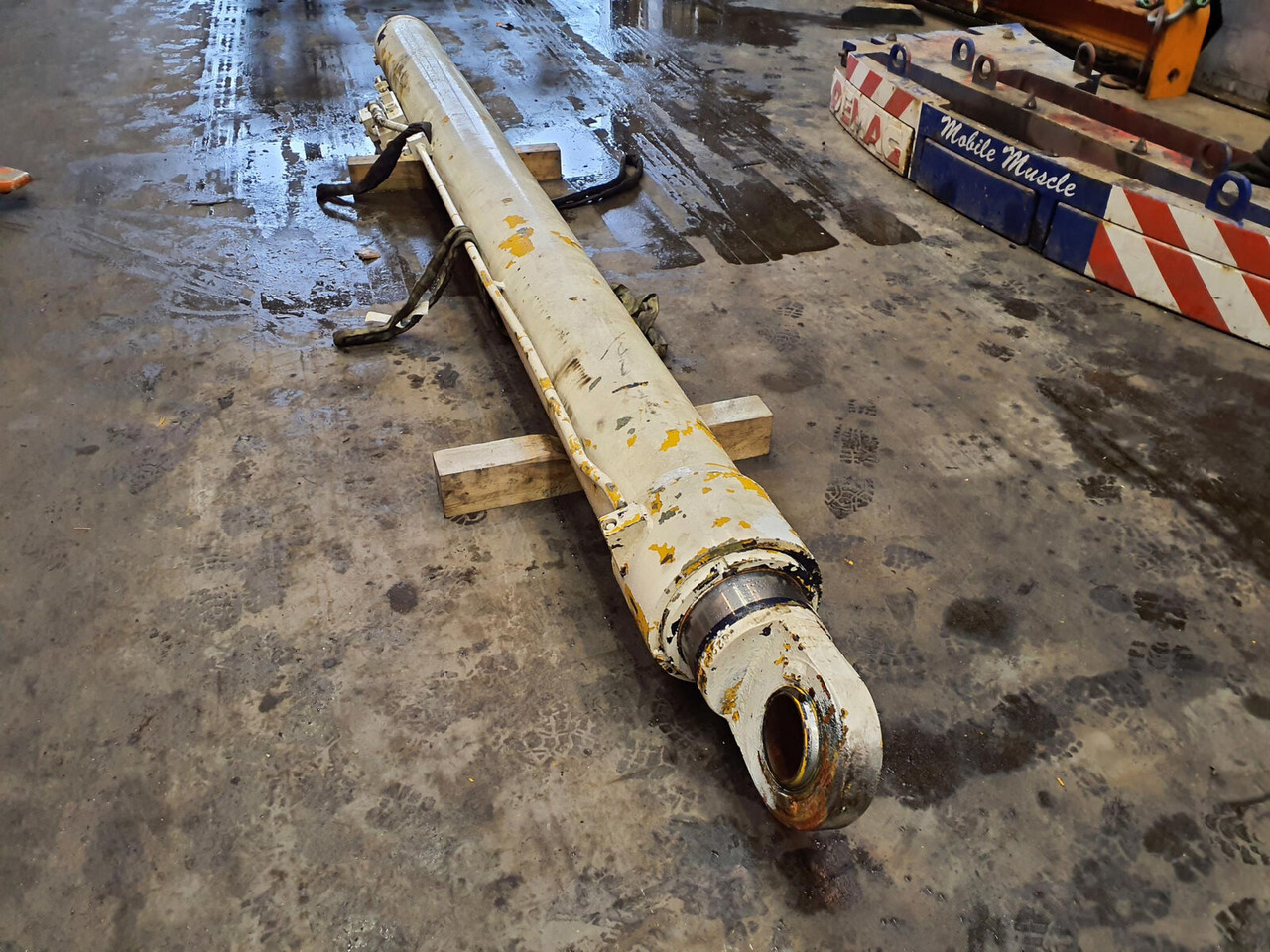 Krupp KMK 4070 boom cylinder - Hydraulic cylinder for Mobile crane: picture 2 Krupp KMK 4070 boom cylinder - Hydraulic cylinder for Mobile crane: picture 2