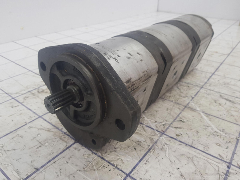 Krupp KMK 4070 three way gear pump - Hydraulic pump for Crane: picture 2 Krupp KMK 4070 three way gear pump - Hydraulic pump for Crane: picture 2