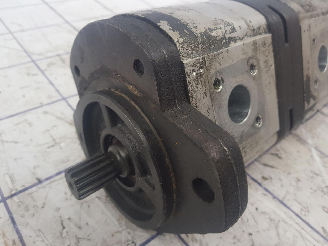 Krupp KMK 4070 three way gear pump - Hydraulic pump for Mobile crane: picture 5 Krupp KMK 4070 three way gear pump - Hydraulic pump for Mobile crane: picture 5