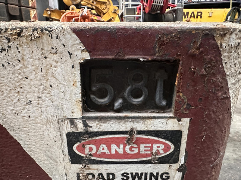 Krupp KMK 4080 - 5110 - 5120 Counterweight 5,8 ton - Counterweight for Construction machinery: picture 5 Krupp KMK 4080 - 5110 - 5120 Counterweight 5,8 ton - Counterweight for Construction machinery: picture 5