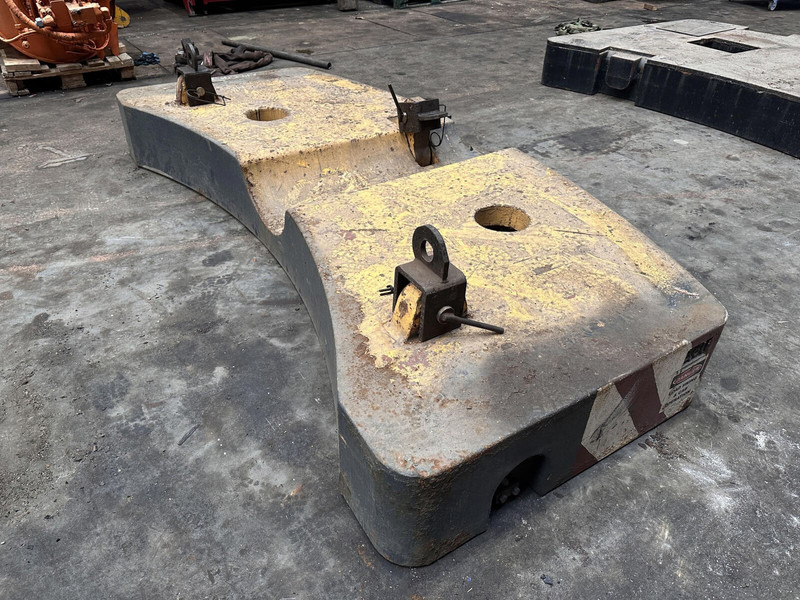 Krupp KMK 4080 - 5110 - 5120 Counterweight 5,8 ton - Counterweight for Construction machinery: picture 3 Krupp KMK 4080 - 5110 - 5120 Counterweight 5,8 ton - Counterweight for Construction machinery: picture 3