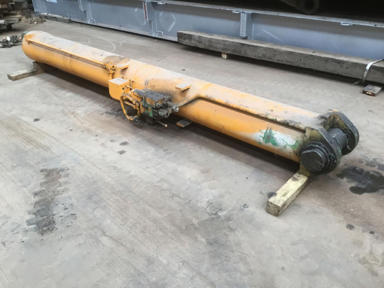 Krupp KMK 5100 boom cylinder - Hydraulic cylinder for Mobile crane: picture 2 Krupp KMK 5100 boom cylinder - Hydraulic cylinder for Mobile crane: picture 2