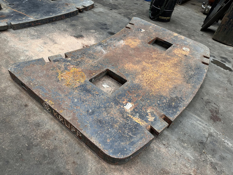 Krupp KMK 5160 counterweight 4,9 ton - Counterweight for Construction machinery: picture 2 Krupp KMK 5160 counterweight 4,9 ton - Counterweight for Construction machinery: picture 2