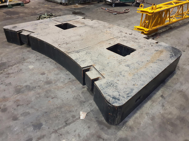 Krupp KMK 5160 counterweight 9,5t - Counterweight for Construction machinery: picture 3 Krupp KMK 5160 counterweight 9,5t - Counterweight for Construction machinery: picture 3