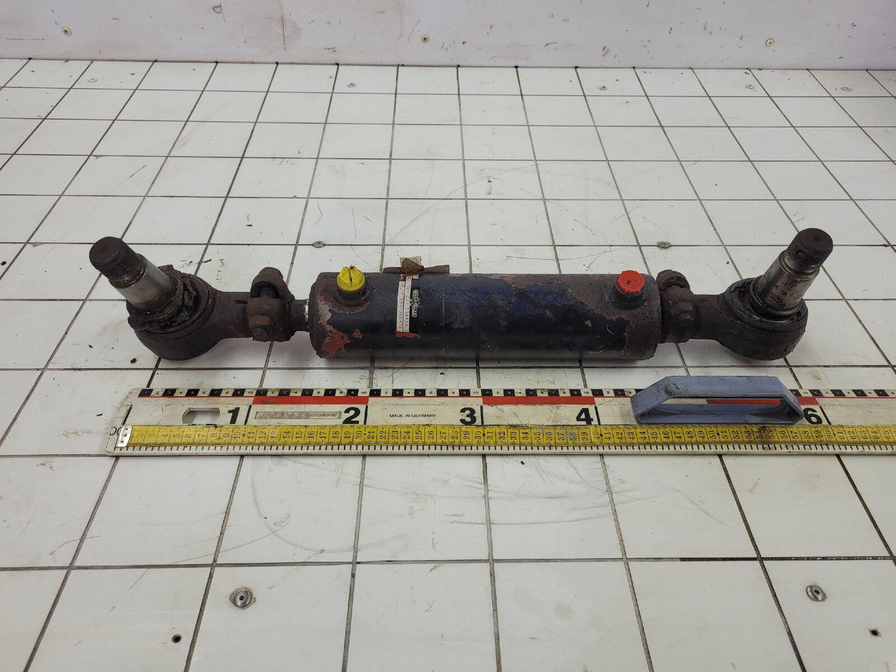 Krupp steering cylinder - Hydraulic cylinder for Mobile crane: picture 1 Krupp steering cylinder - Hydraulic cylinder for Mobile crane: picture 1