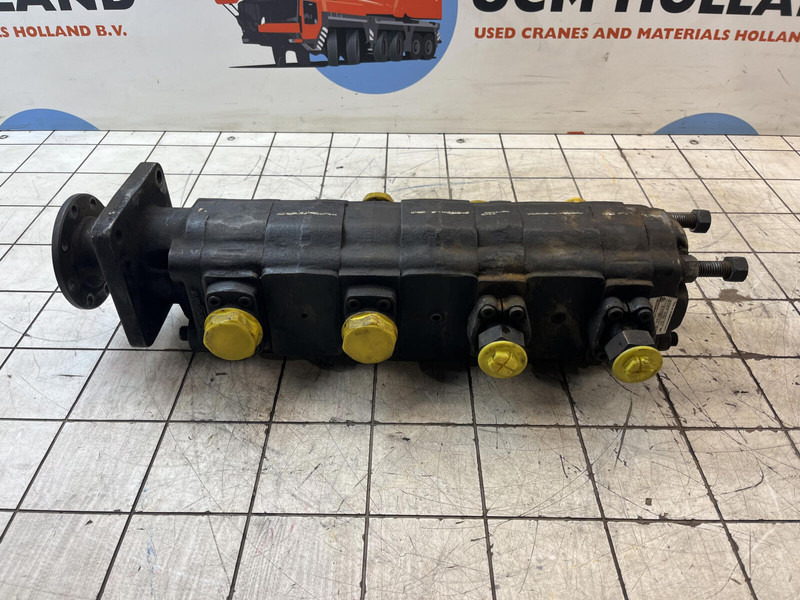 Liebherr LT1200 4 way gear pump - Hydraulic pump for Crane: picture 5 Liebherr LT1200 4 way gear pump - Hydraulic pump for Crane: picture 5