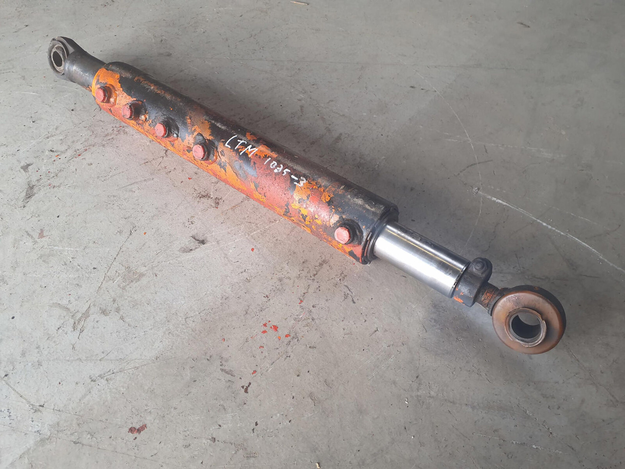 Liebherr LTM 1035 LTM 1025 steering locking cylinder - Hydraulic cylinder for Mobile crane: picture 3 Liebherr LTM 1035 LTM 1025 steering locking cylinder - Hydraulic cylinder for Mobile crane: picture 3