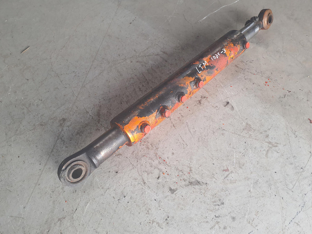 Liebherr LTM 1035 LTM 1025 steering locking cylinder - Hydraulic cylinder for Mobile crane: picture 4 Liebherr LTM 1035 LTM 1025 steering locking cylinder - Hydraulic cylinder for Mobile crane: picture 4