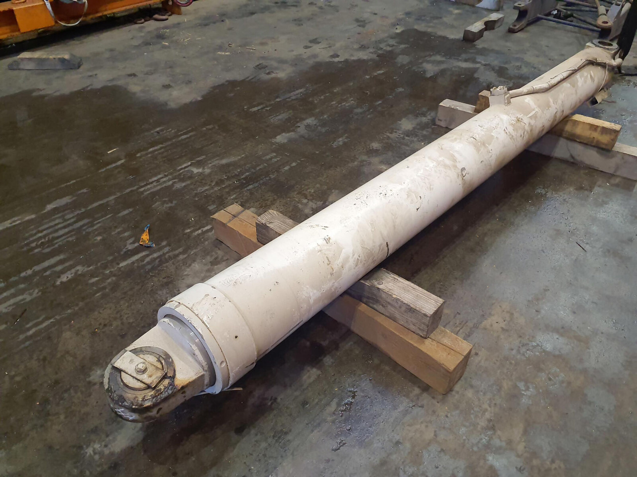 Liebherr LTM 1045-3.1 boom cylinder - Hydraulic cylinder for Mobile crane: picture 2 Liebherr LTM 1045-3.1 boom cylinder - Hydraulic cylinder for Mobile crane: picture 2