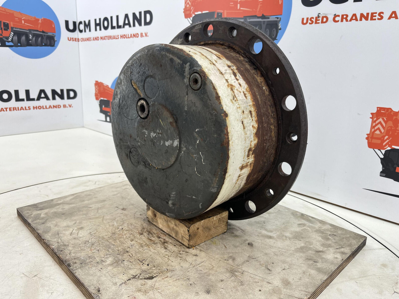 Liebherr LTM 1045-3.1 planetary gear 21-21-63-32-3pl-H135-46 - Final drive for Mobile crane: picture 2 Liebherr LTM 1045-3.1 planetary gear 21-21-63-32-3pl-H135-46 - Final drive for Mobile crane: picture 2