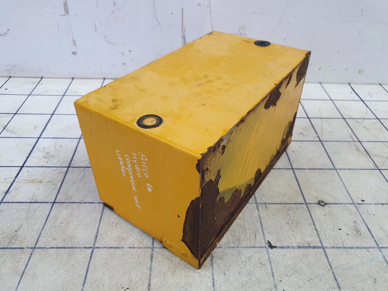 Liebherr LTM 1055-3.2 airco hydro compressor unit cover - A/C part for Mobile crane: picture 2 Liebherr LTM 1055-3.2 airco hydro compressor unit cover - A/C part for Mobile crane: picture 2