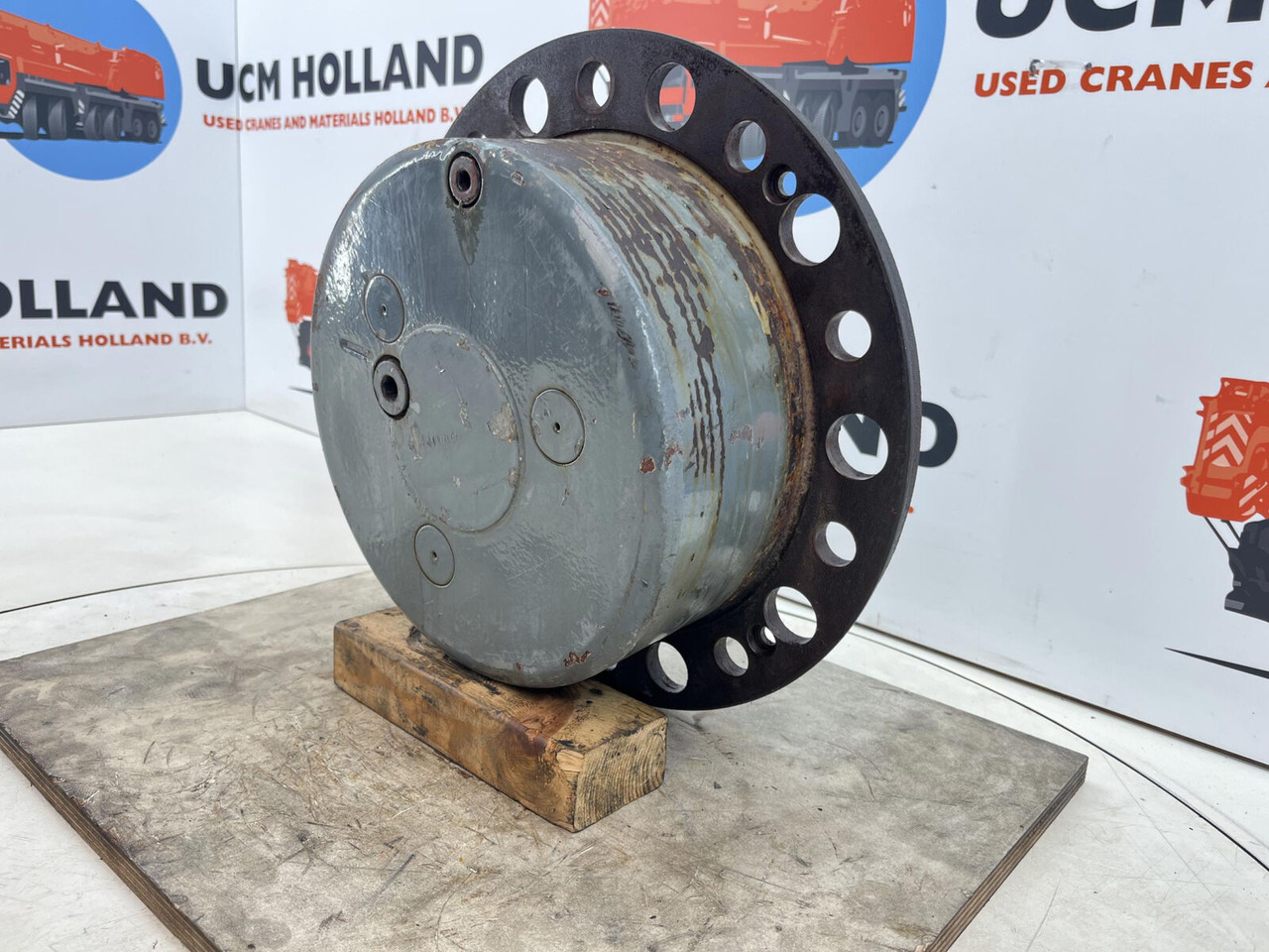 Liebherr LTM 1055-3.2 planetary gear 21-21-63-40-3pl-127H-46 - Final drive for Mobile crane: picture 2 Liebherr LTM 1055-3.2 planetary gear 21-21-63-40-3pl-127H-46 - Final drive for Mobile crane: picture 2