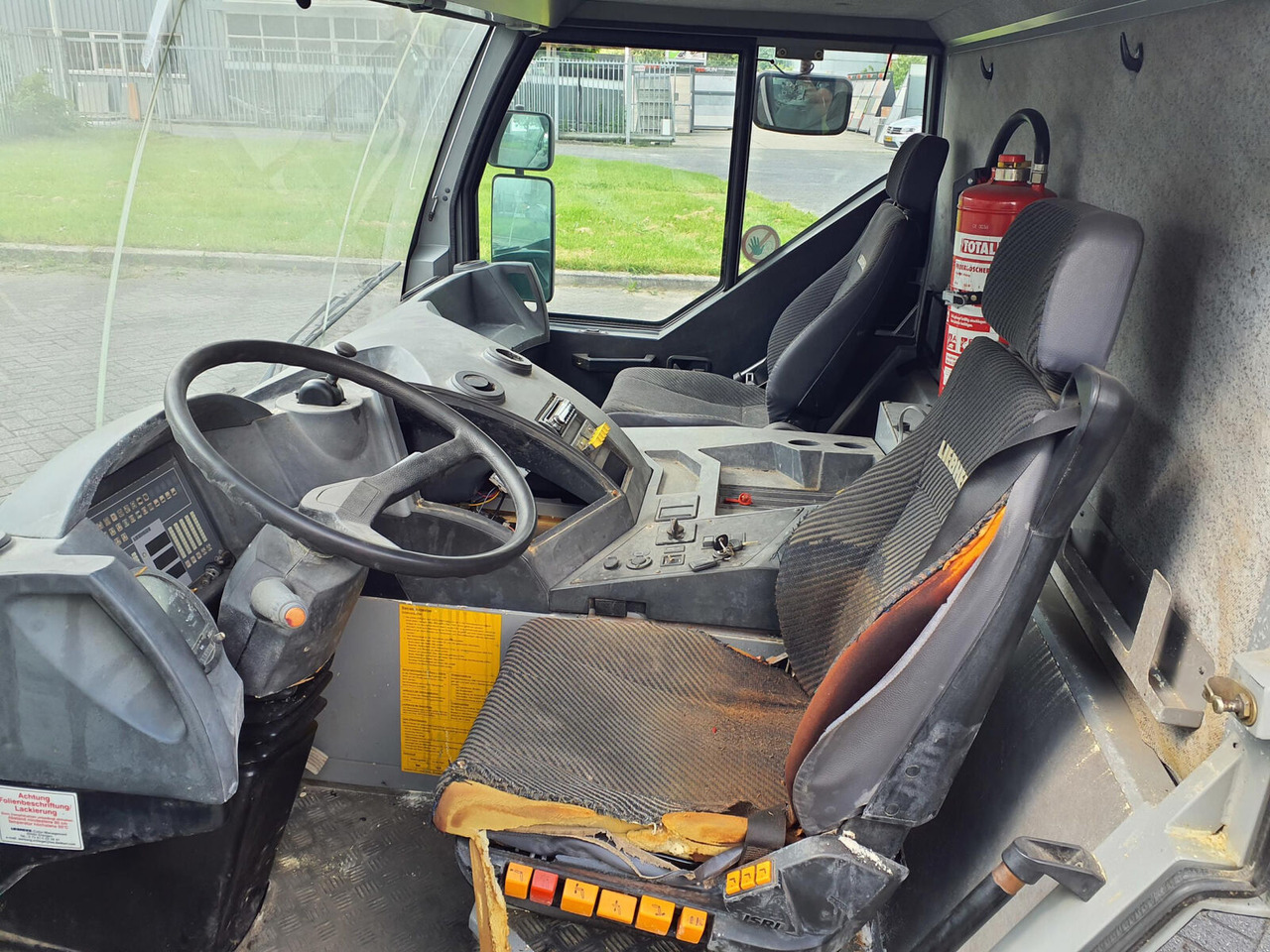 Liebherr LTM 1060-2 lower cabin - Cab for Mobile crane: picture 5 Liebherr LTM 1060-2 lower cabin - Cab for Mobile crane: picture 5