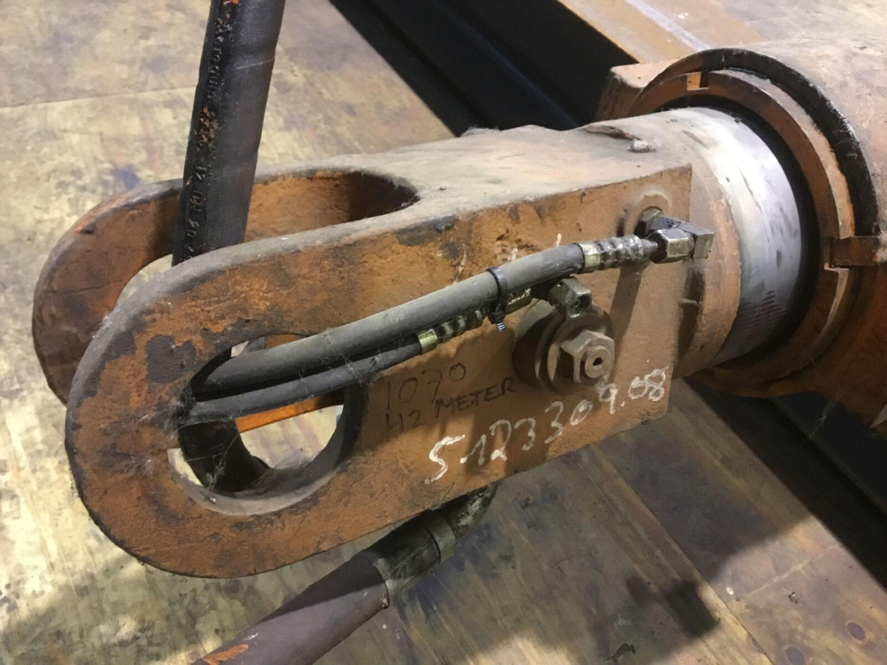 Liebherr LTM 1070 telescopic cylinder - Hydraulic cylinder for Mobile crane: picture 5 Liebherr LTM 1070 telescopic cylinder - Hydraulic cylinder for Mobile crane: picture 5