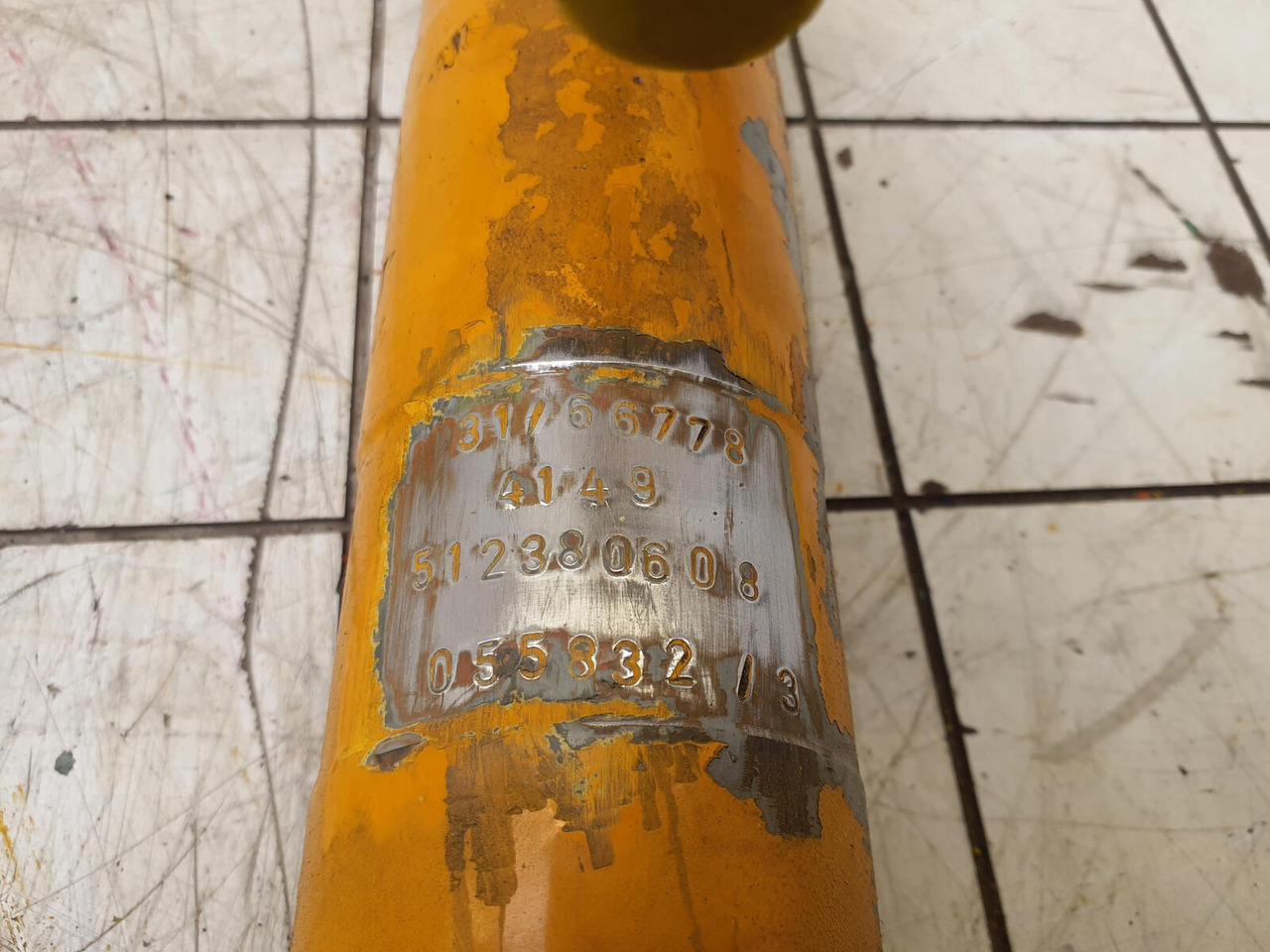 Liebherr LTM 1080-1 cabin tilt cylinder - Hydraulic cylinder for Mobile crane: picture 4 Liebherr LTM 1080-1 cabin tilt cylinder - Hydraulic cylinder for Mobile crane: picture 4