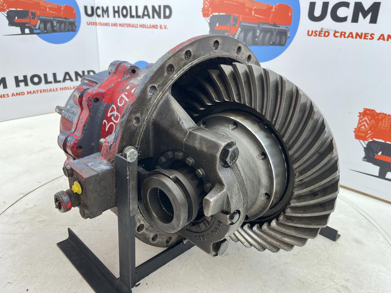 Liebherr LTM 1090 mid differential 13x35 axle 2 - Differential gear for Mobile crane: picture 1 Liebherr LTM 1090 mid differential 13x35 axle 2 - Differential gear for Mobile crane: picture 1